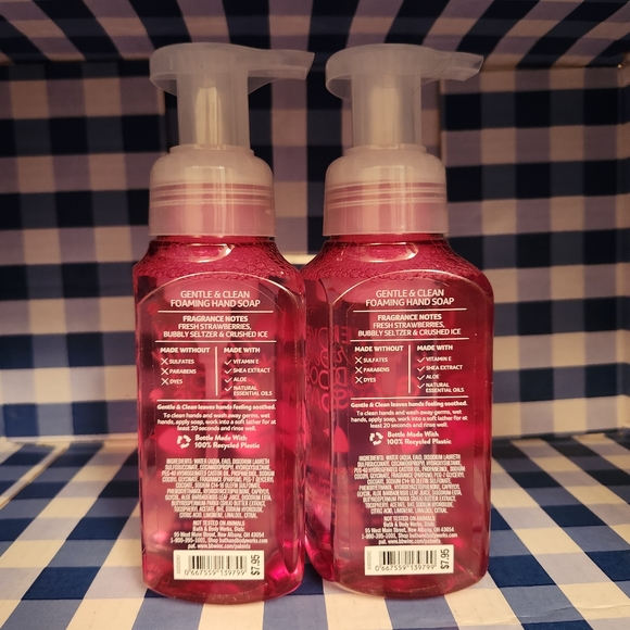 🆕️VERY BERRY GOOD DAYS Gentle Foaming Hand Soap x2 BBW - Picture 2 of 3